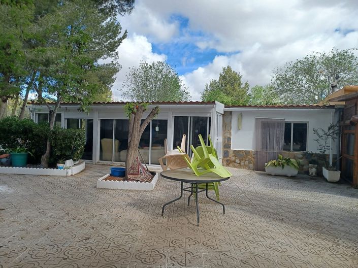 Image No.1-5 Bed Villa for sale