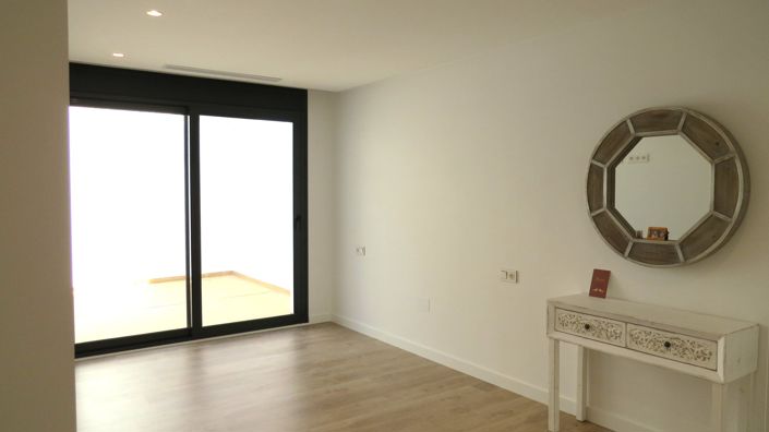 Image No.49-4 Bed Villa for sale