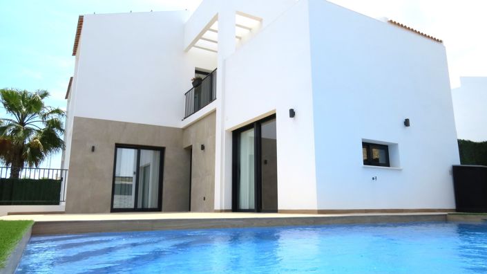 Image No.7-4 Bed Villa for sale