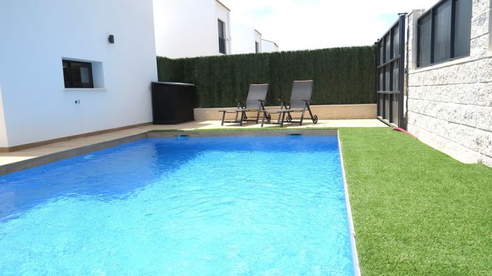 Image No.9-4 Bed Villa for sale