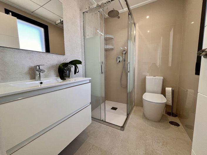 Image No.15-3 Bed Townhouse for sale