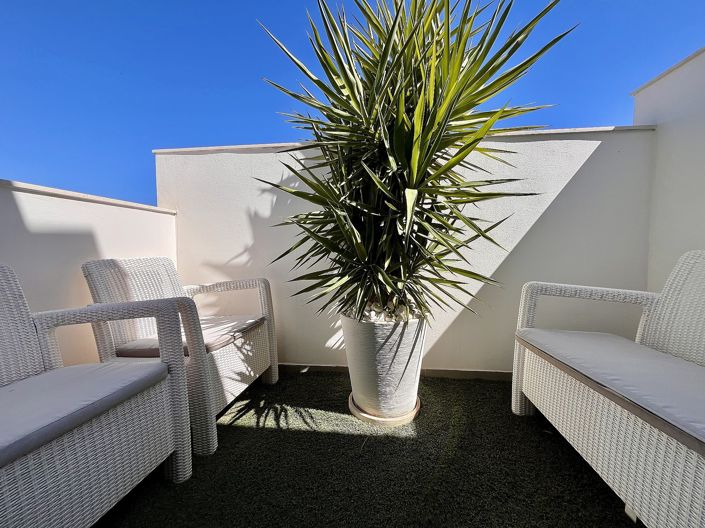 Image No.18-3 Bed Townhouse for sale