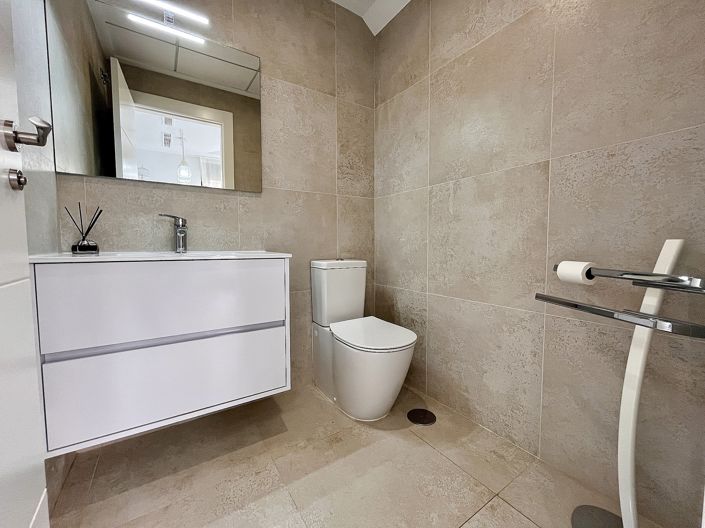 Image No.21-3 Bed Townhouse for sale