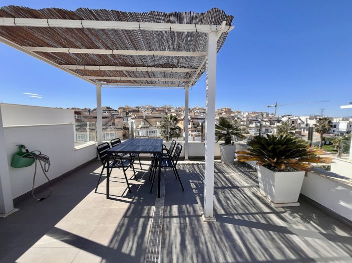 Image No.22-3 Bed Townhouse for sale