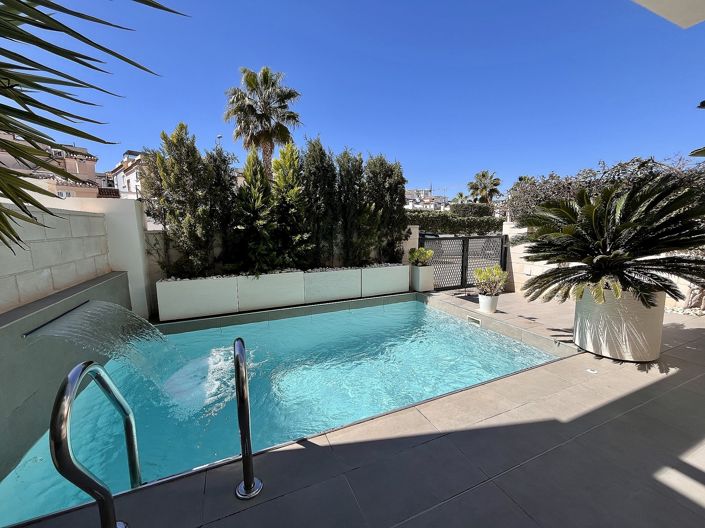 Image No.26-3 Bed Townhouse for sale