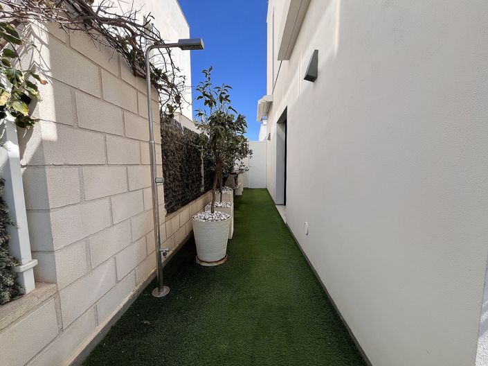 Image No.29-3 Bed Townhouse for sale