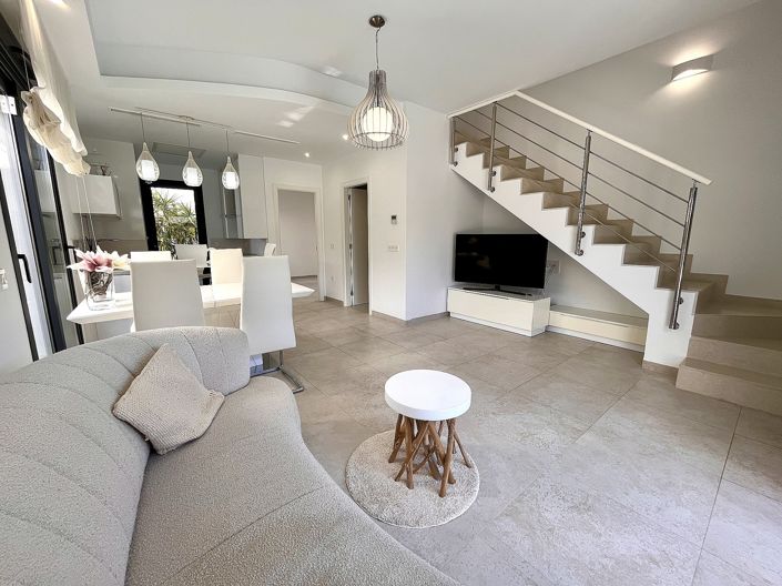 Image No.3-3 Bed Townhouse for sale