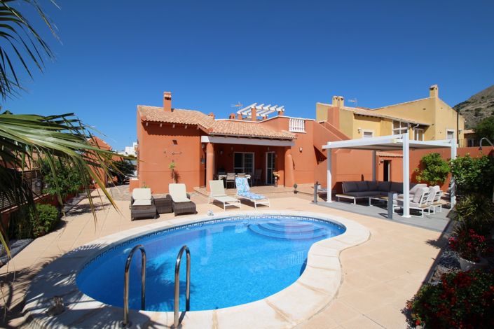Image No.1-3 Bed Villa for sale