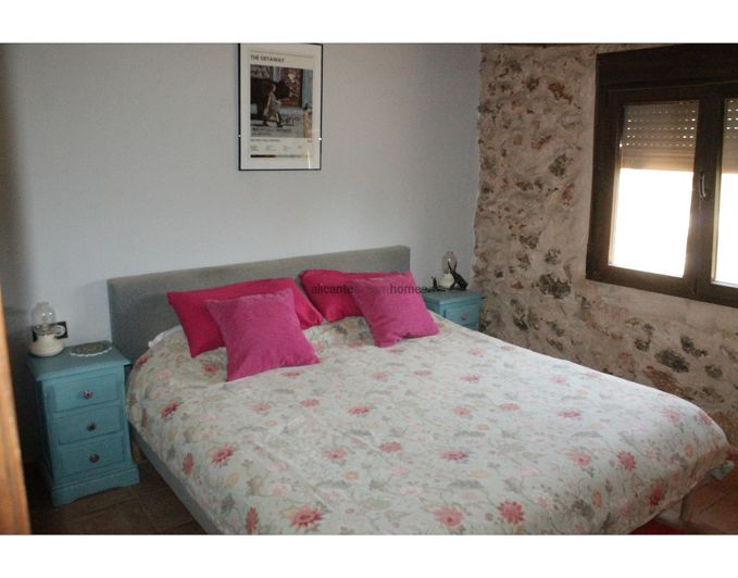 Image No.21-3 Bed Country House for sale