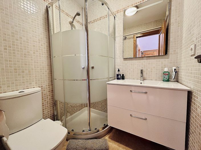 Image No.11-3 Bed Townhouse for sale