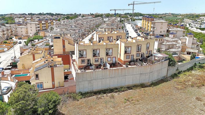 Image No.2-3 Bed Townhouse for sale