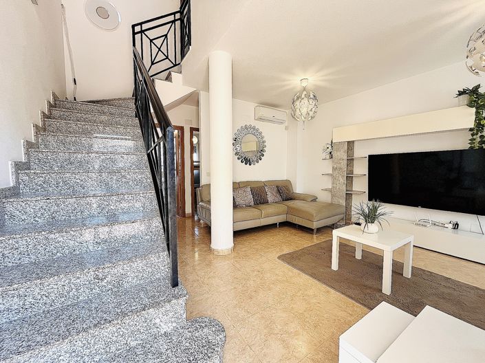 Image No.6-3 Bed Townhouse for sale