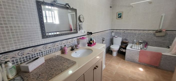 Image No.14-4 Bed Villa for sale