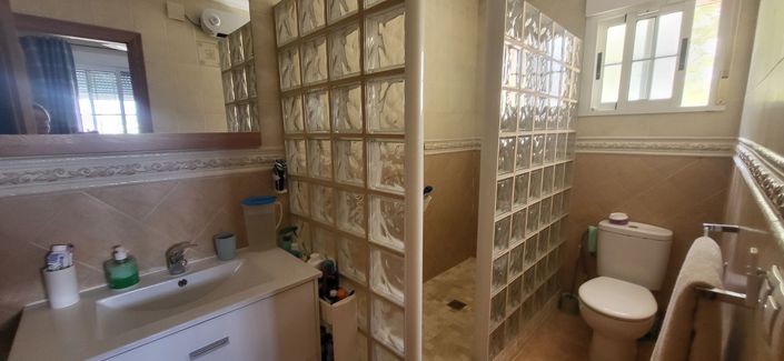 Image No.18-4 Bed Villa for sale