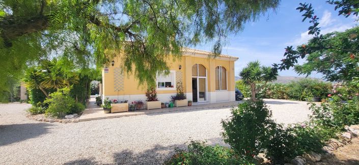 Image No.2-4 Bed Villa for sale