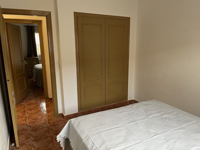 Image No.18-3 Bed Townhouse for sale