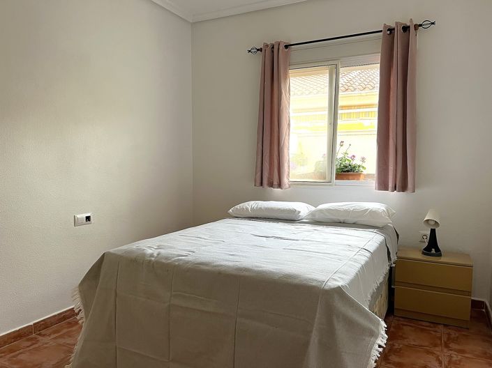 Image No.19-3 Bed Townhouse for sale