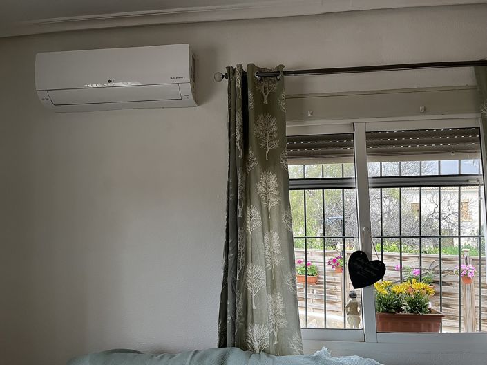 Image No.20-3 Bed Townhouse for sale