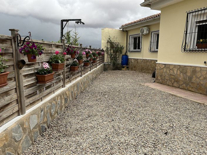 Image No.23-3 Bed Townhouse for sale