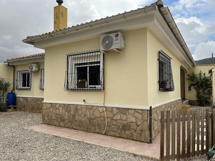 Image No.30-3 Bed Townhouse for sale