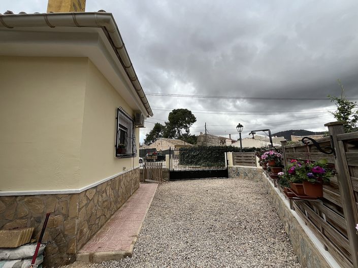 Image No.31-3 Bed Townhouse for sale