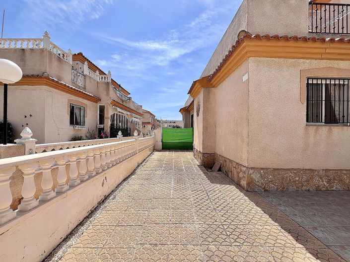 Image No.22-3 Bed Townhouse for sale