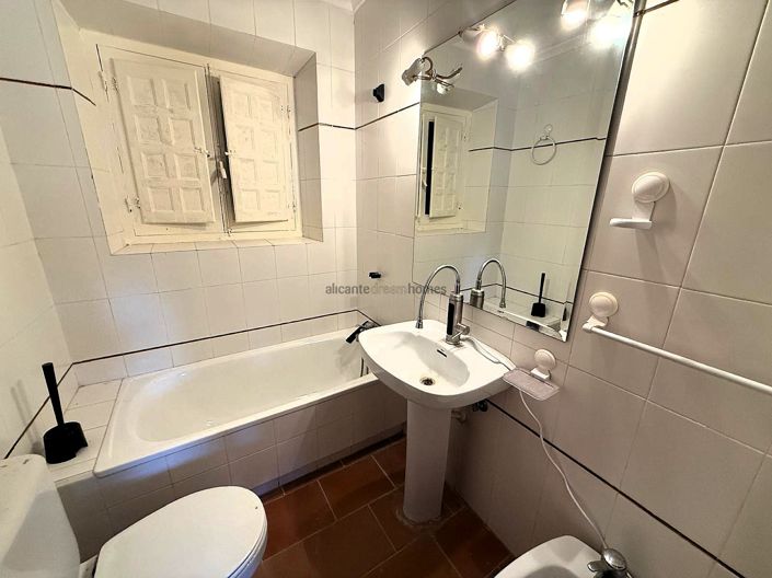 Image No.22-12 Bed Country House for sale