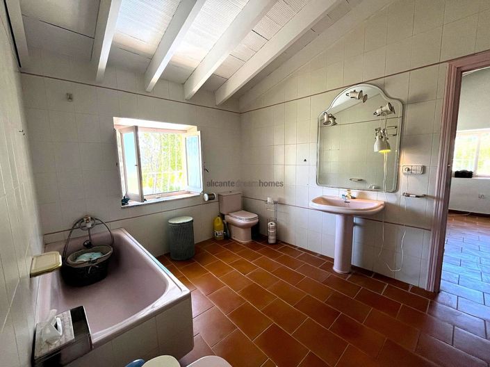 Image No.23-12 Bed Country House for sale