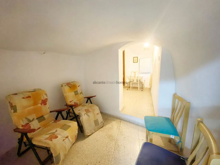 Image No.10-5 Bed House for sale