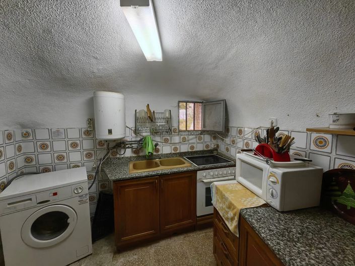 Image No.16-5 Bed House for sale