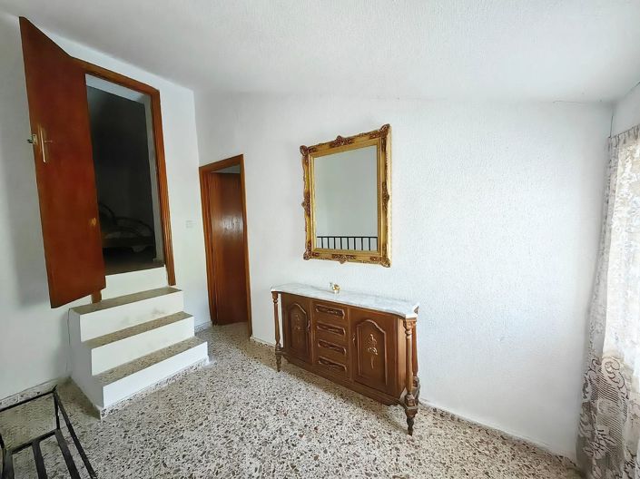 Image No.23-5 Bed House for sale