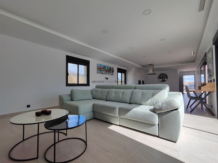 Image No.11-3 Bed Villa for sale