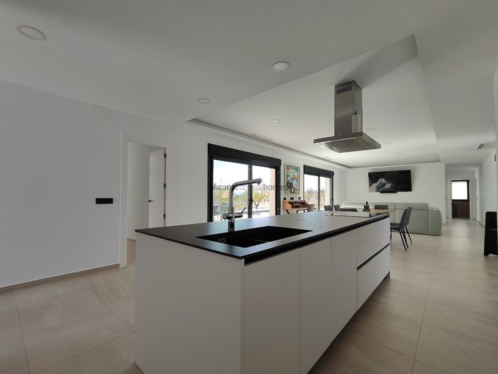 Image No.14-3 Bed Villa for sale