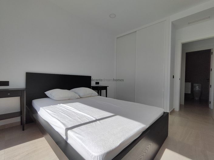 Image No.20-3 Bed Villa for sale