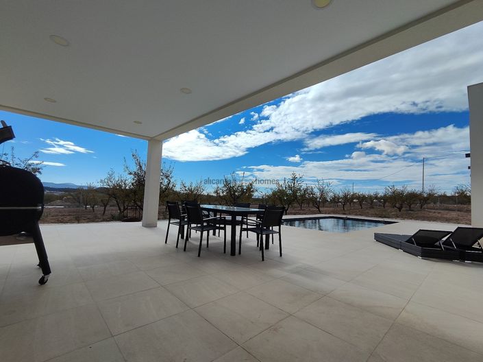 Image No.30-3 Bed Villa for sale