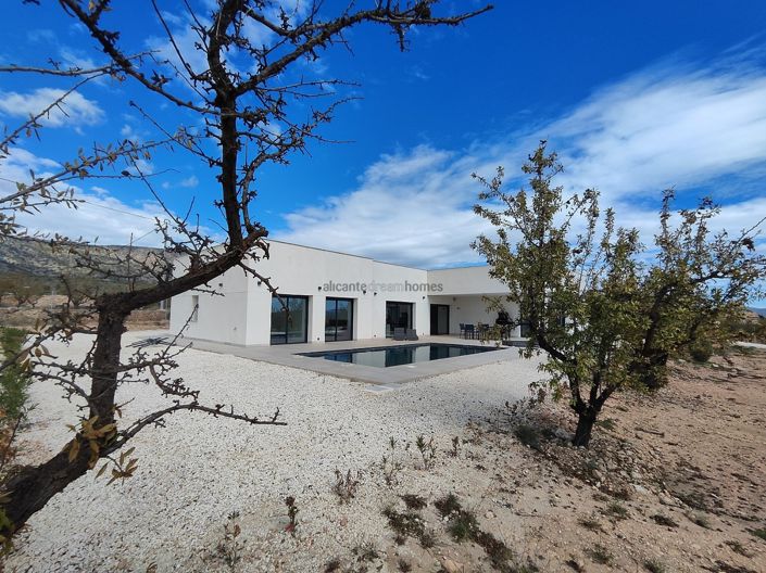 Image No.7-3 Bed Villa for sale