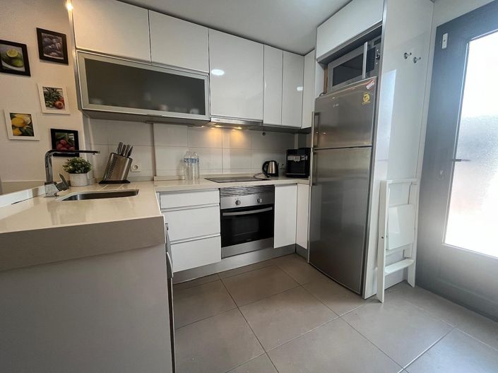 Image No.6-2 Bed Townhouse for sale