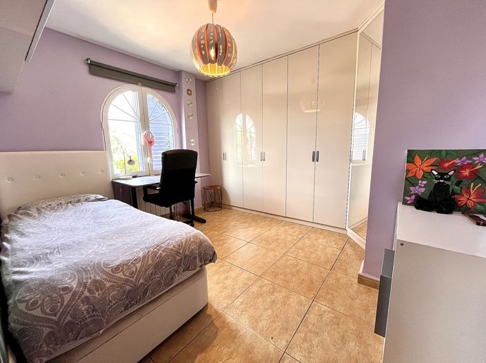 Image No.10-5 Bed Villa for sale