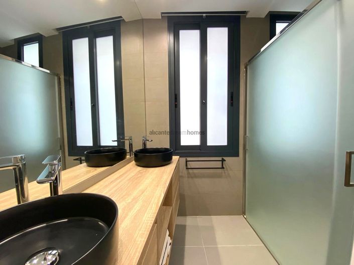 Image No.18-2 Bed Villa for sale