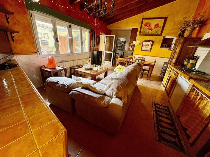 Image No.10-4 Bed Townhouse for sale