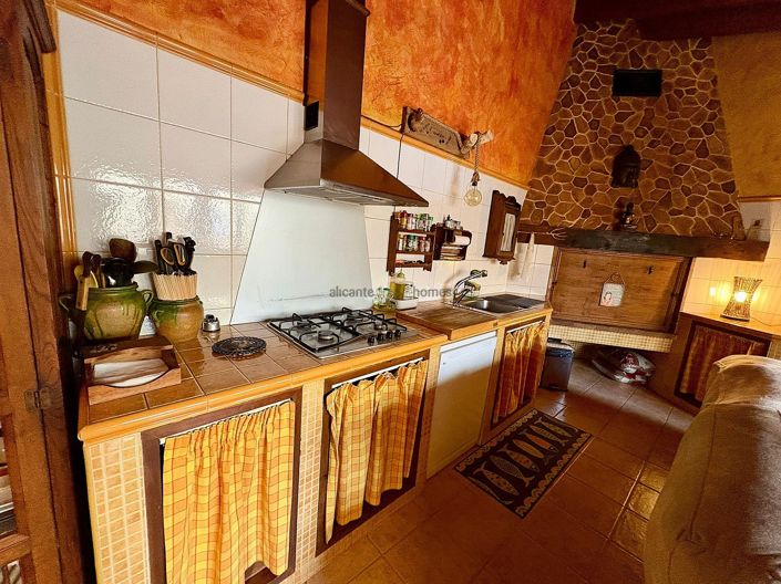 Image No.3-4 Bed Townhouse for sale