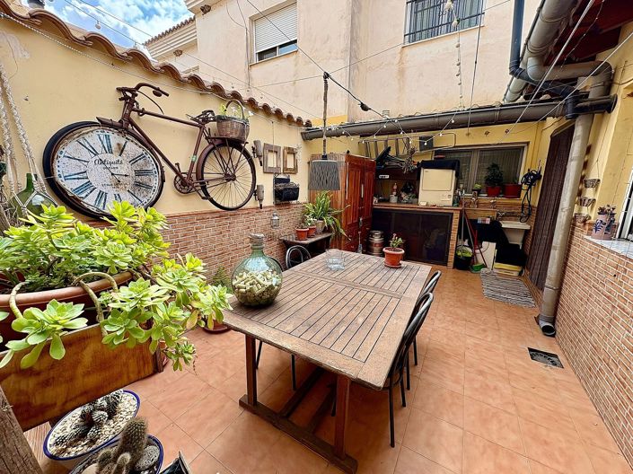 Image No.48-4 Bed Townhouse for sale