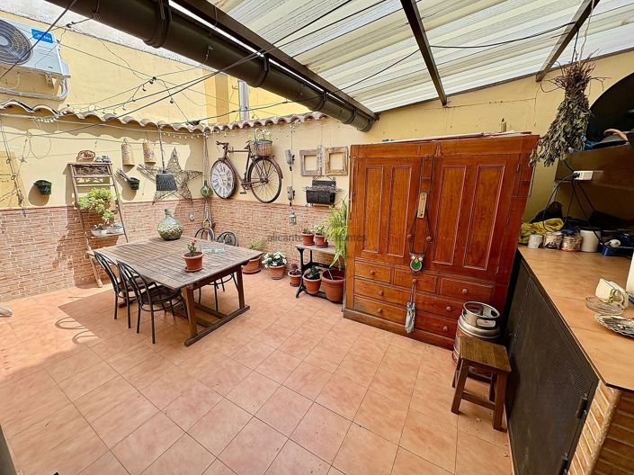 Image No.49-4 Bed Townhouse for sale