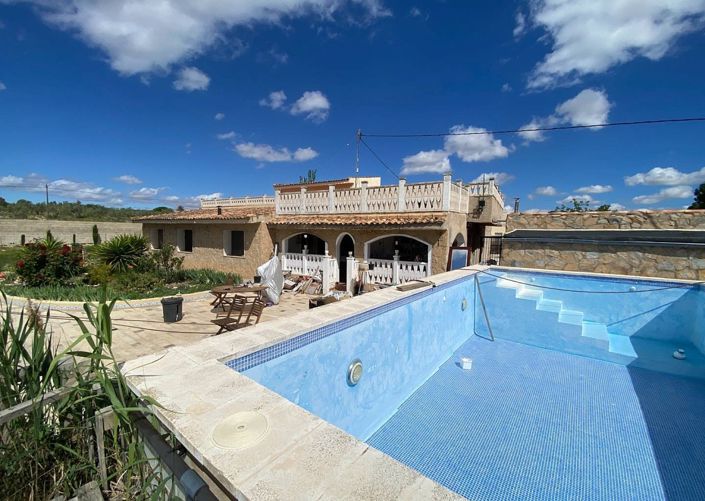 Image No.1-6 Bed Country House for sale