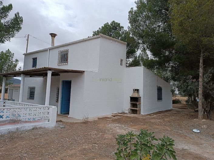 Image No.1-5 Bed Country House for sale