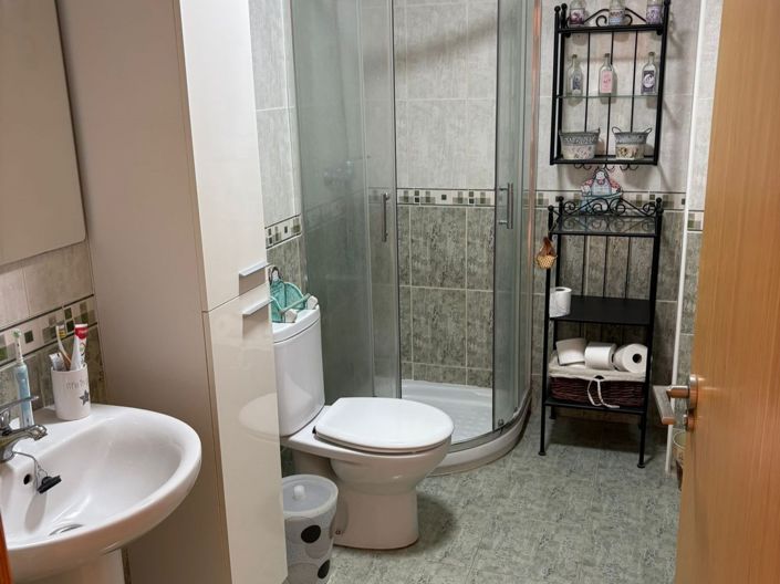 Image No.14-4 Bed Townhouse for sale