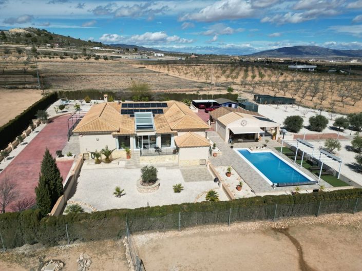 Image No.1-5 Bed Villa for sale