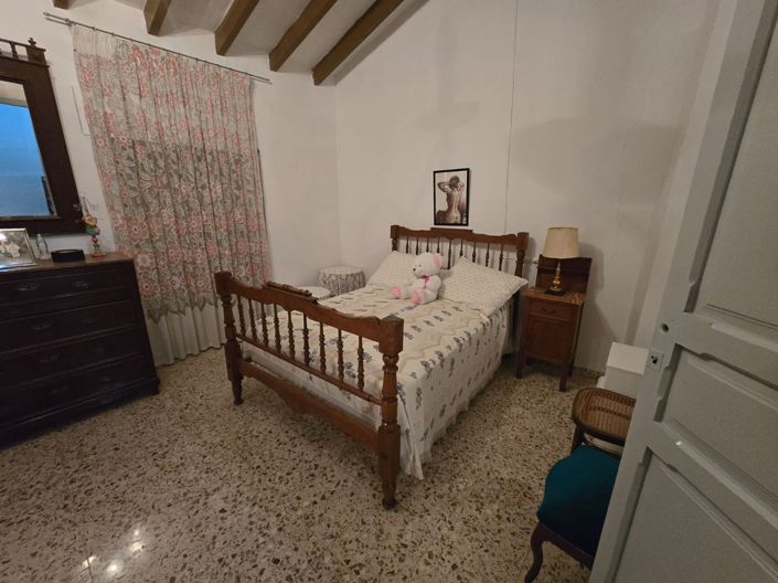 Image No.27-3 Bed Townhouse for sale