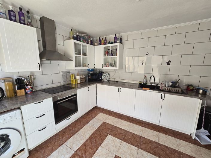 Image No.43-6 Bed Villa for sale