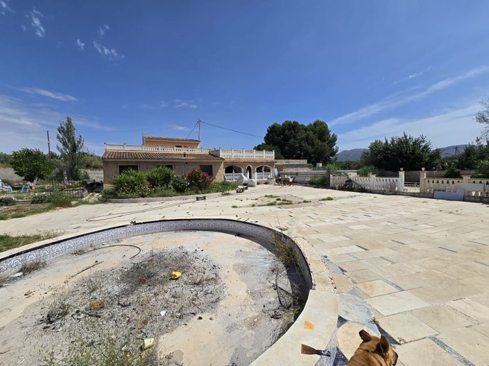 Image No.8-6 Bed Villa for sale